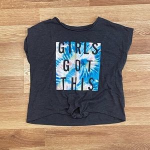 Girls gray t-shirt. Size 6-7